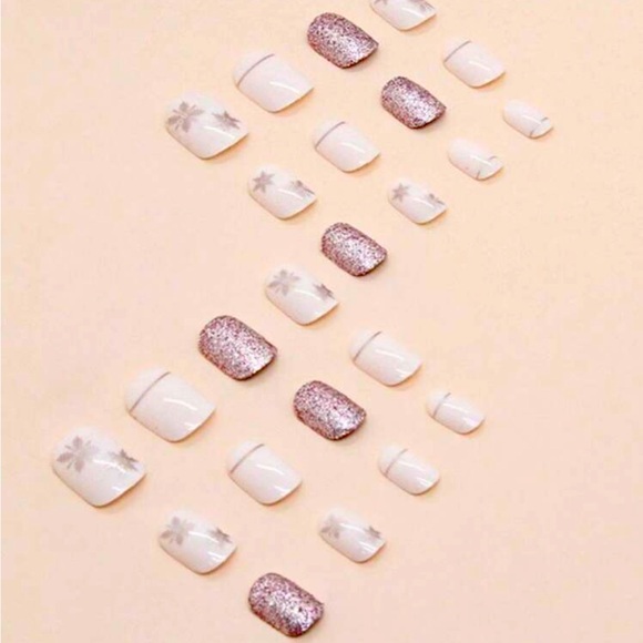 Mauve Glitter Snowflake Winter Press On Nail Kit NEW 🏷️ - Picture 2 of 3